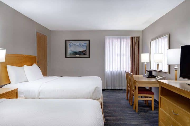 Room 10 of 37