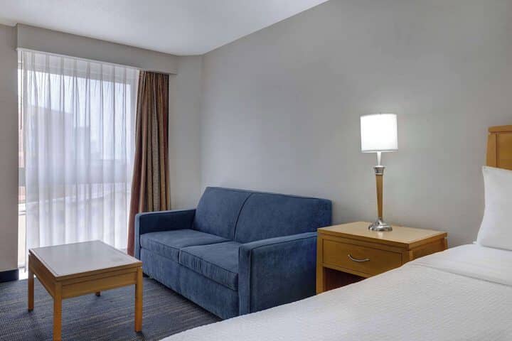 Room 16 of 37