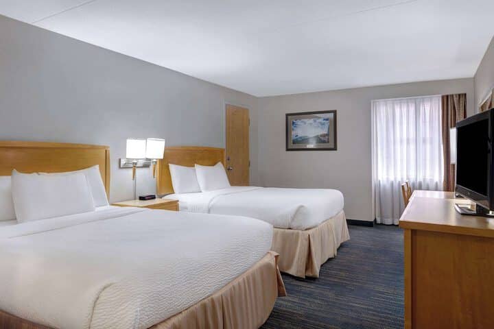 Room 21 of 37