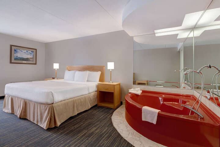 Room 12 of 37
